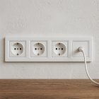 Nova IV három dugalj TV csatlakozóval fehér kerettel