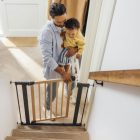 Biztonsági korlát 74-80 cm lépcsőkhöz és ajtókhoz fémből és fából